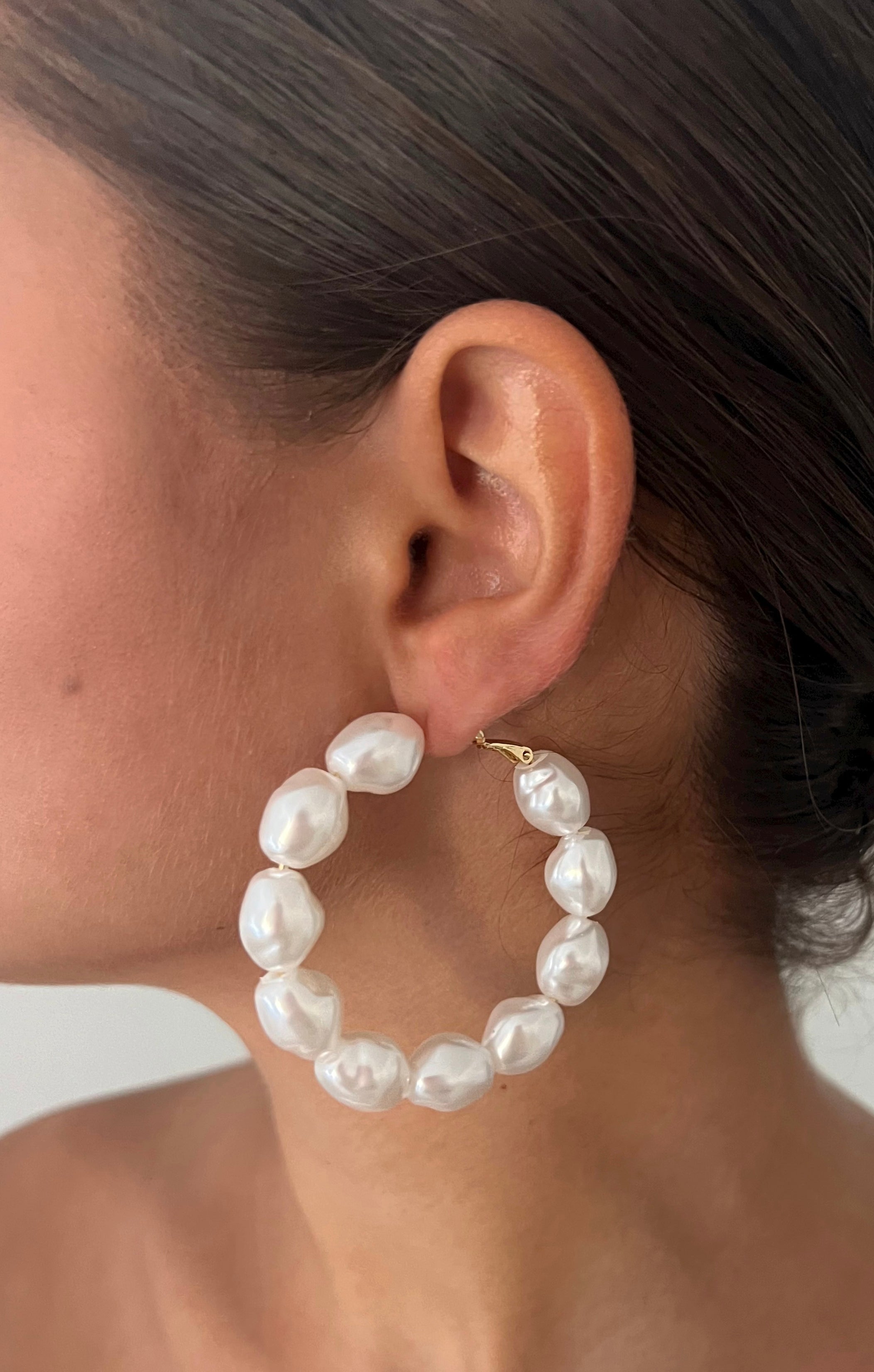 ALV Jewels XL Ivory Pearl Hoop Earrings in Gold