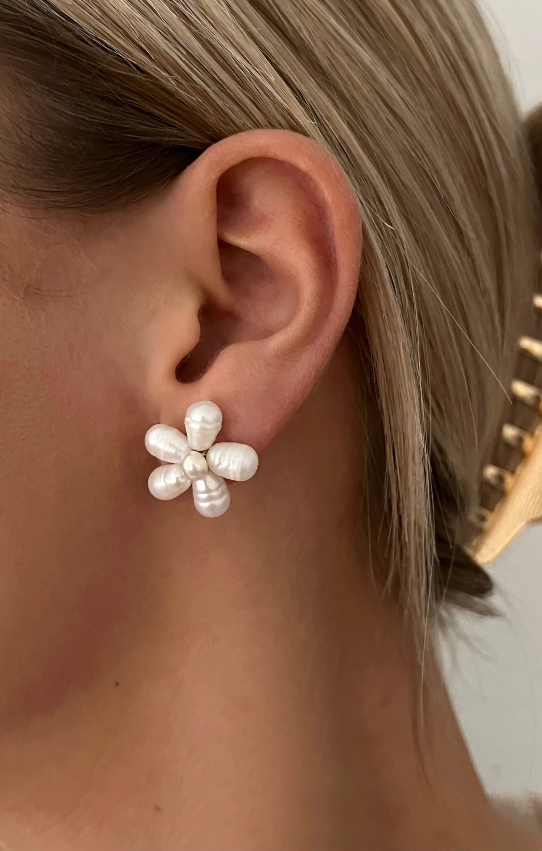 ALV Jewels Freshwater Pearl Flower Stud Earrings for Women