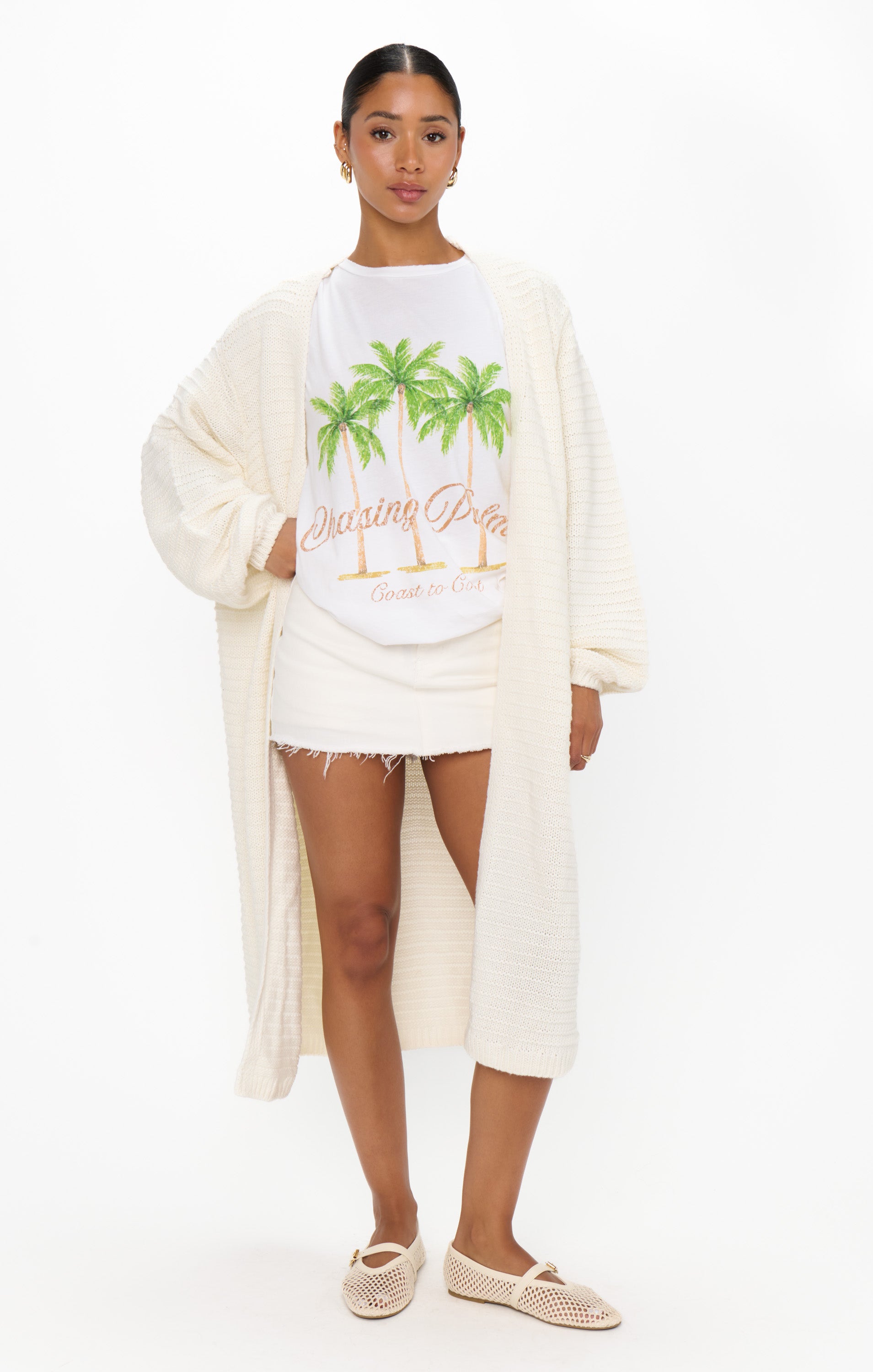 Chasing Palms Graphic Tom Tee - Casual Essential T-Shirt