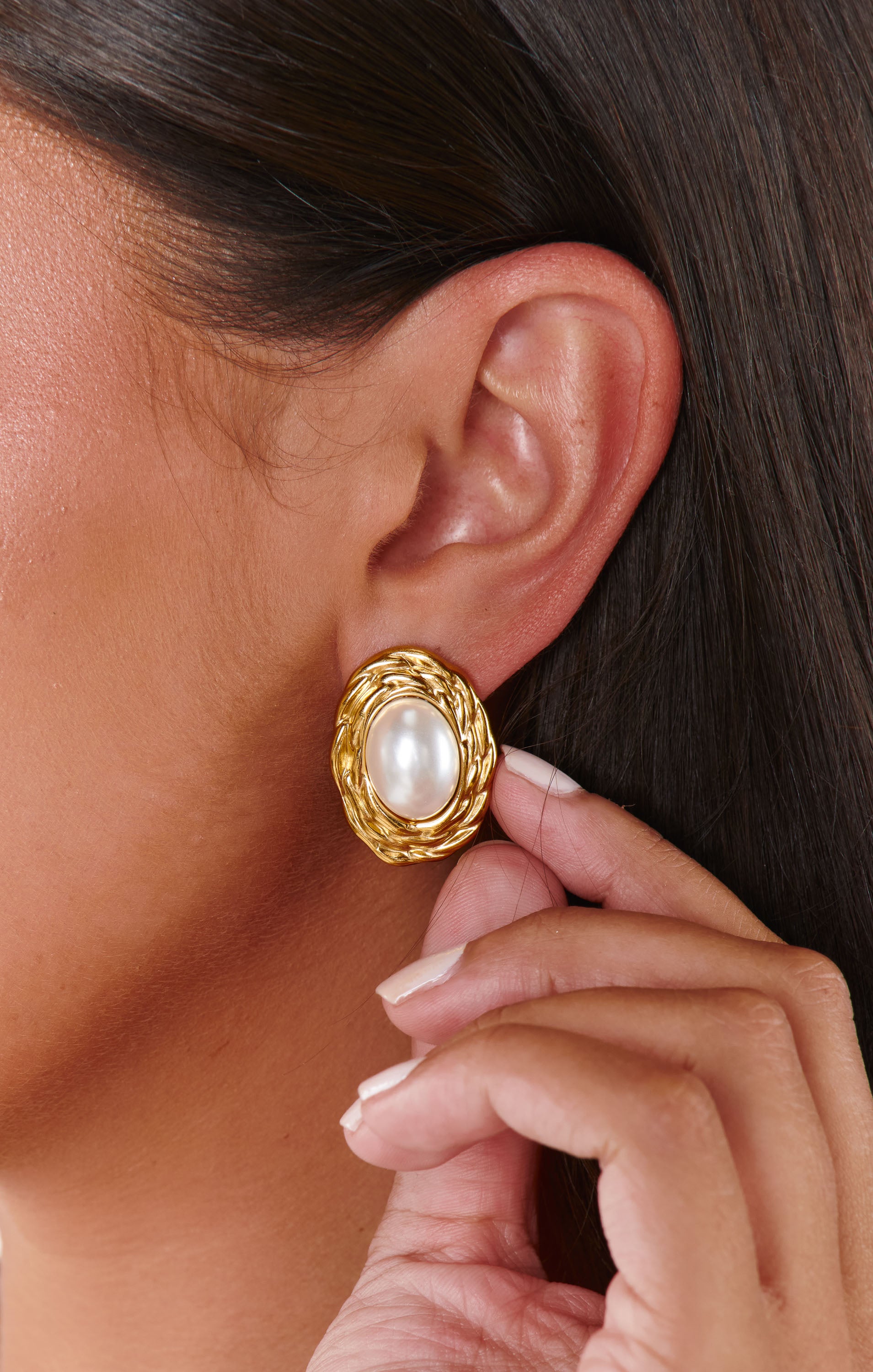 Vintage Gold Pearl Stud Earrings – Petit Moments Oval Jewelry