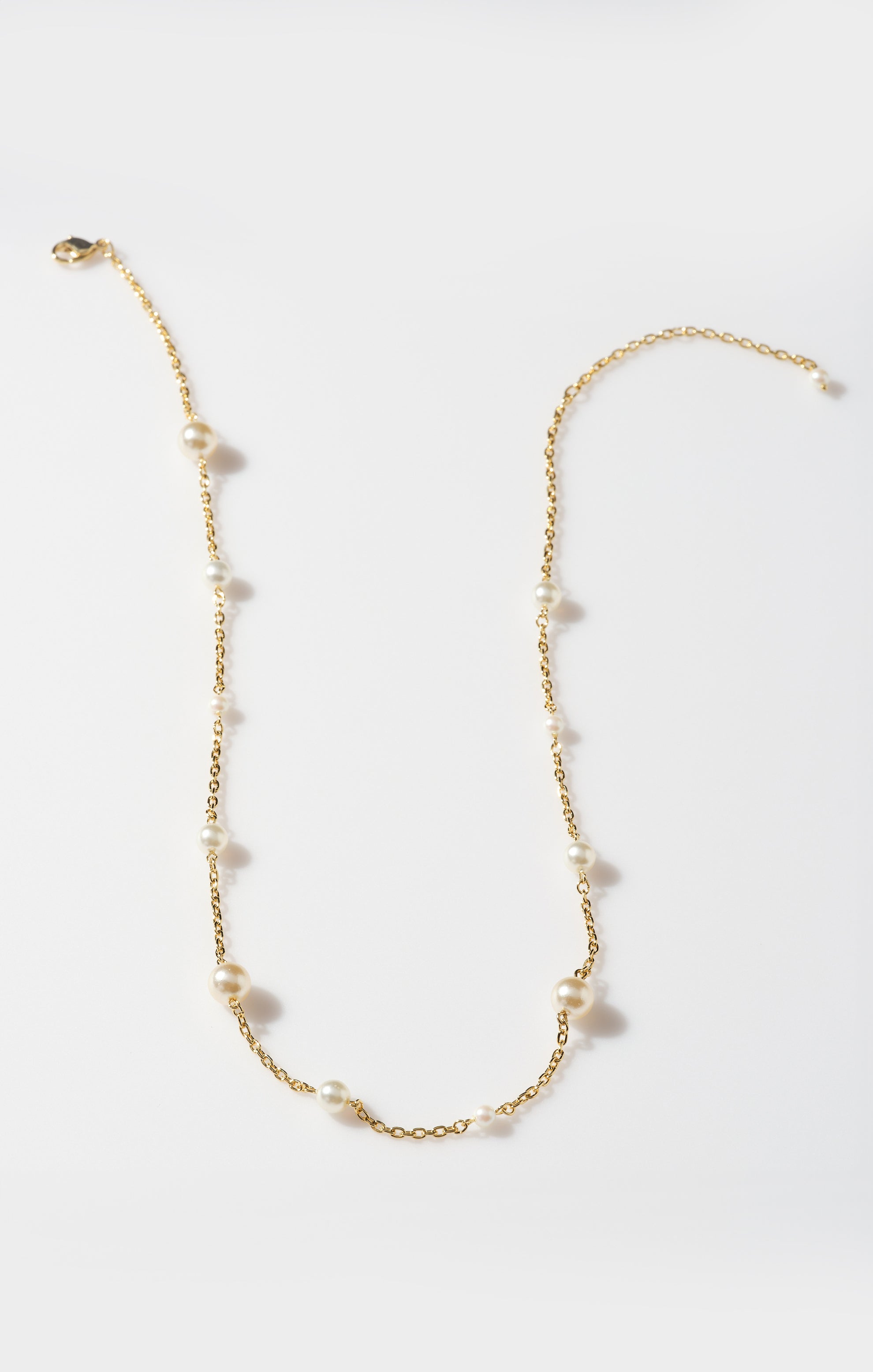 Faithy Jewels Dainty Pearl Necklace in Gold