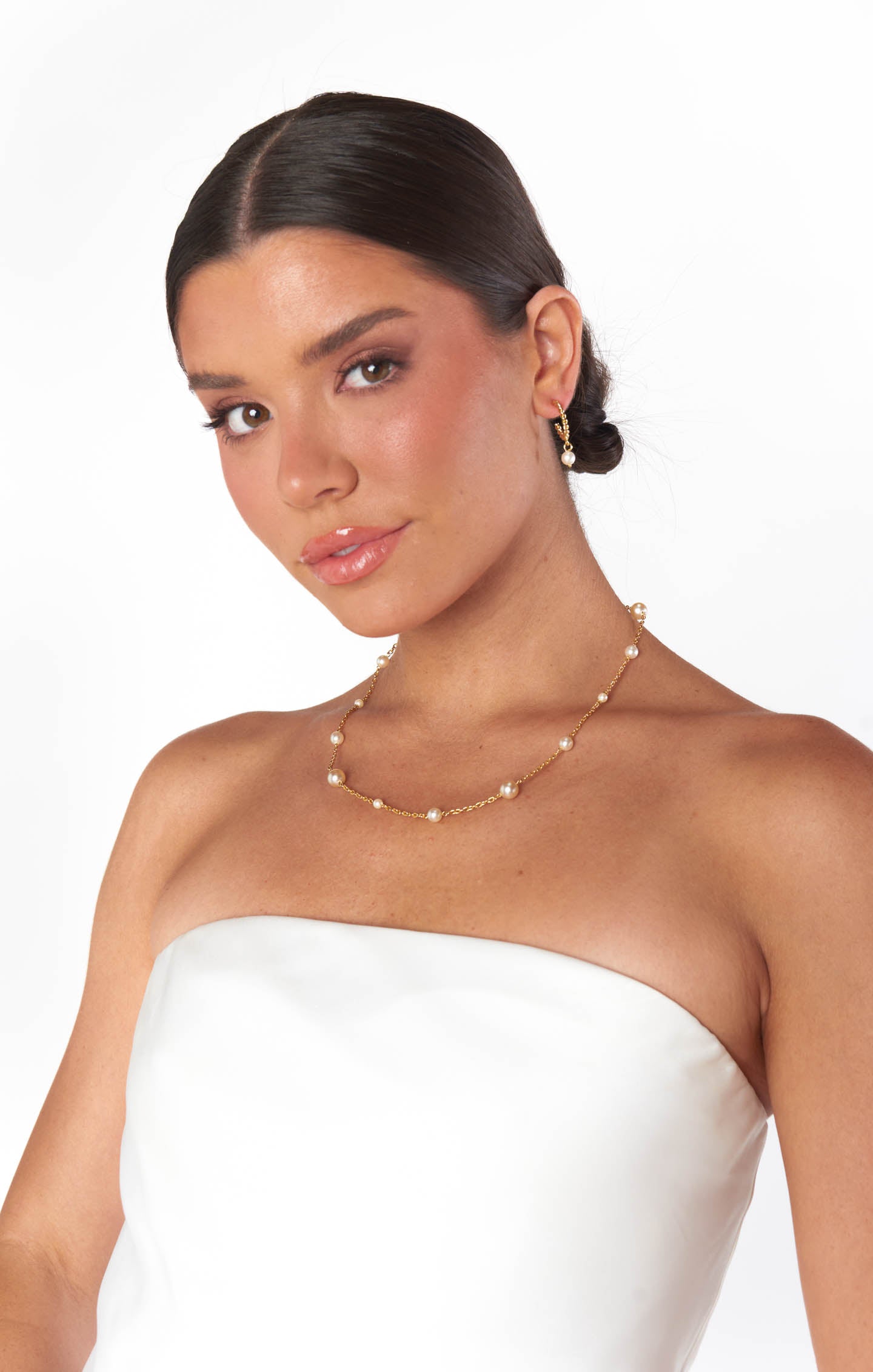 Faithy Jewels Dainty Pearl Necklace in Gold