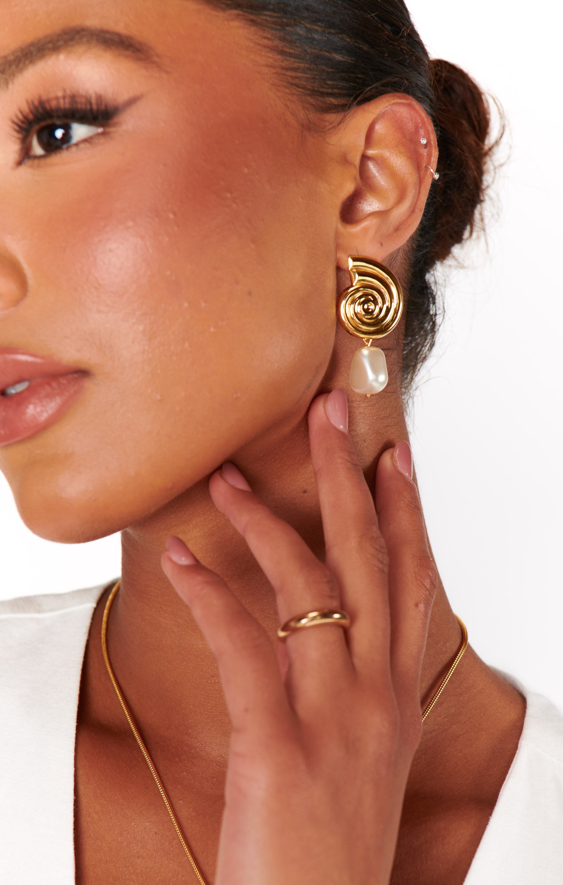 Faithy Jewels Gold Shell Pearl Earrings for Women