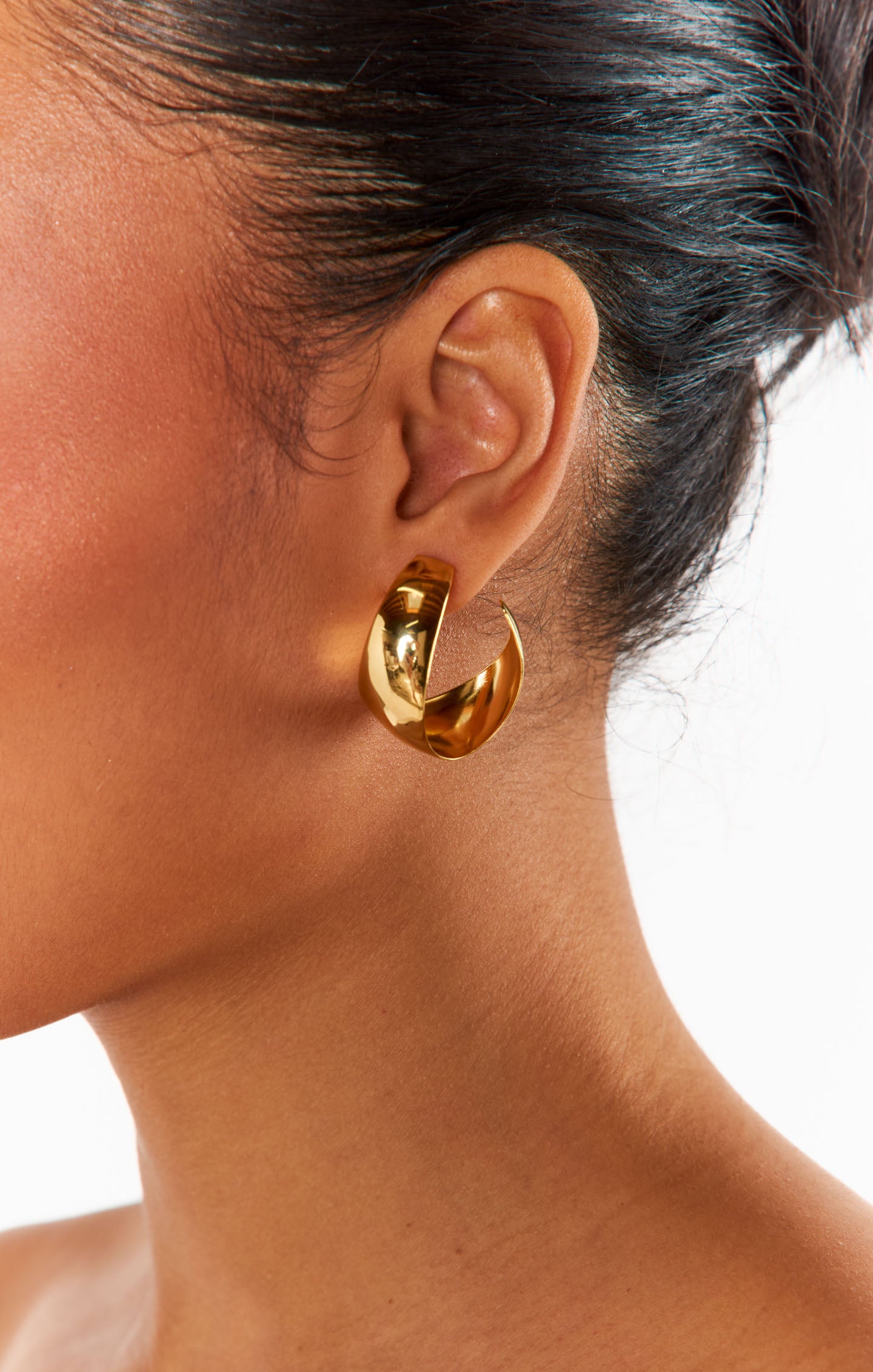 Faithy Jewels Gold Ribbon Hoop Earrings - Playful & Elegant