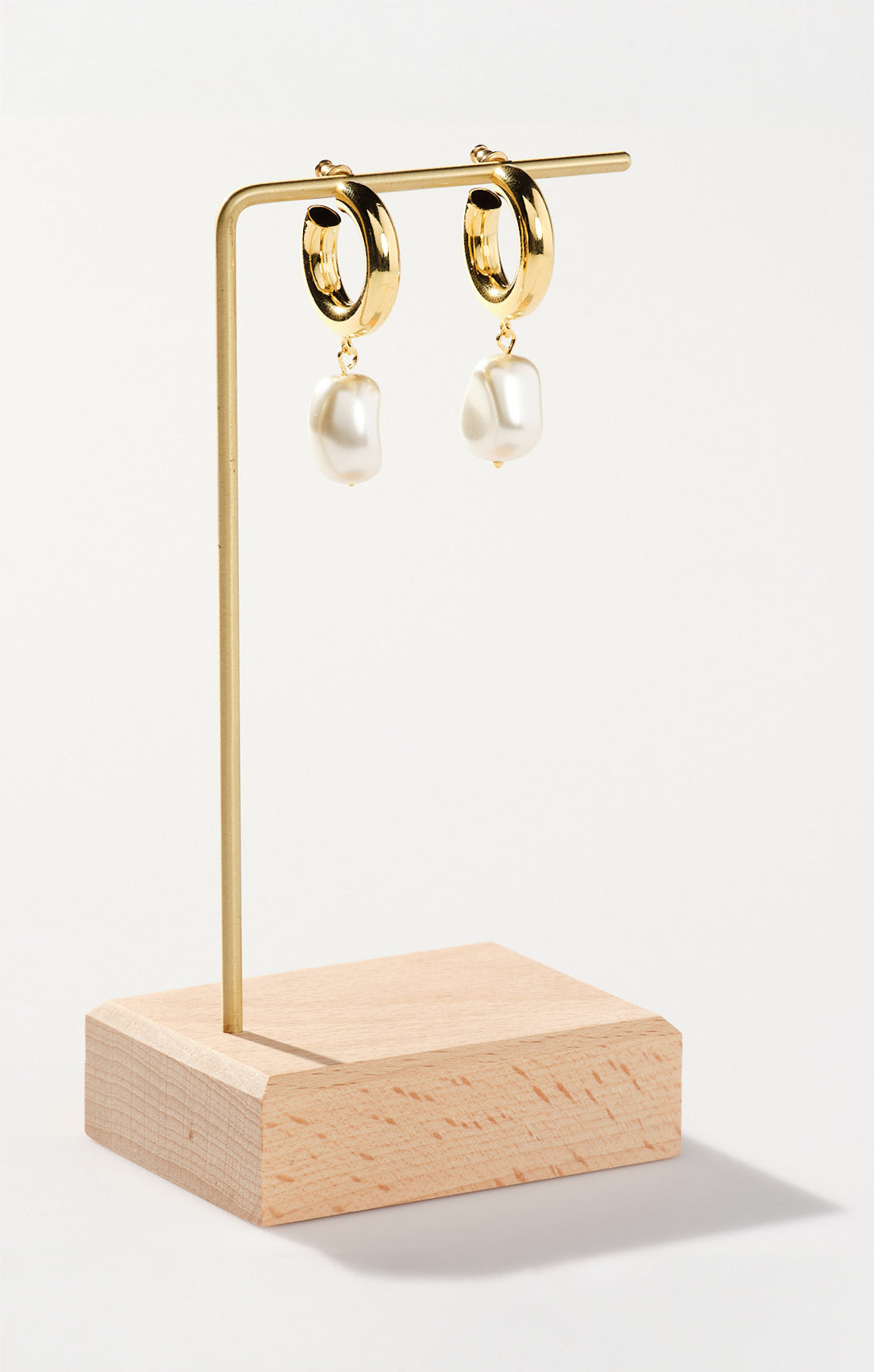 Faithy Jewels Gold Pearl Hoop Earrings for Women