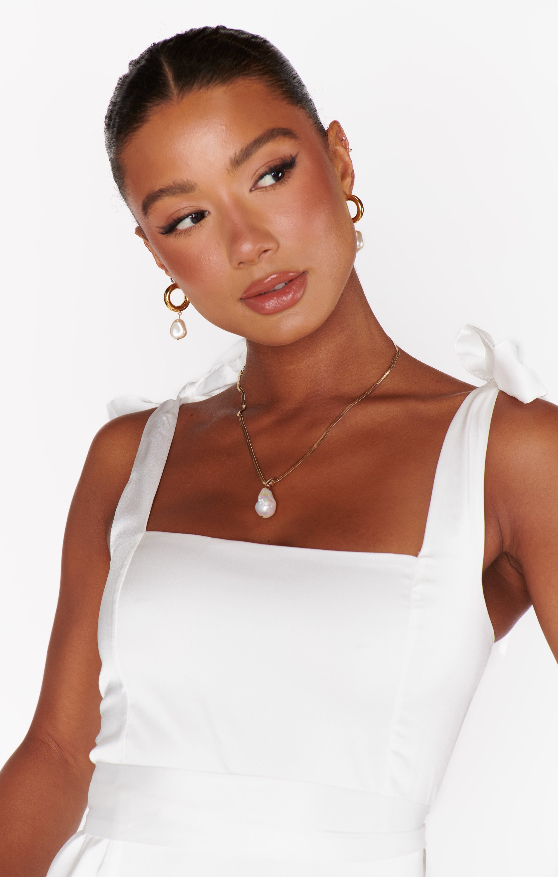 Faithy Jewels Gold Pearl Hoop Earrings for Women