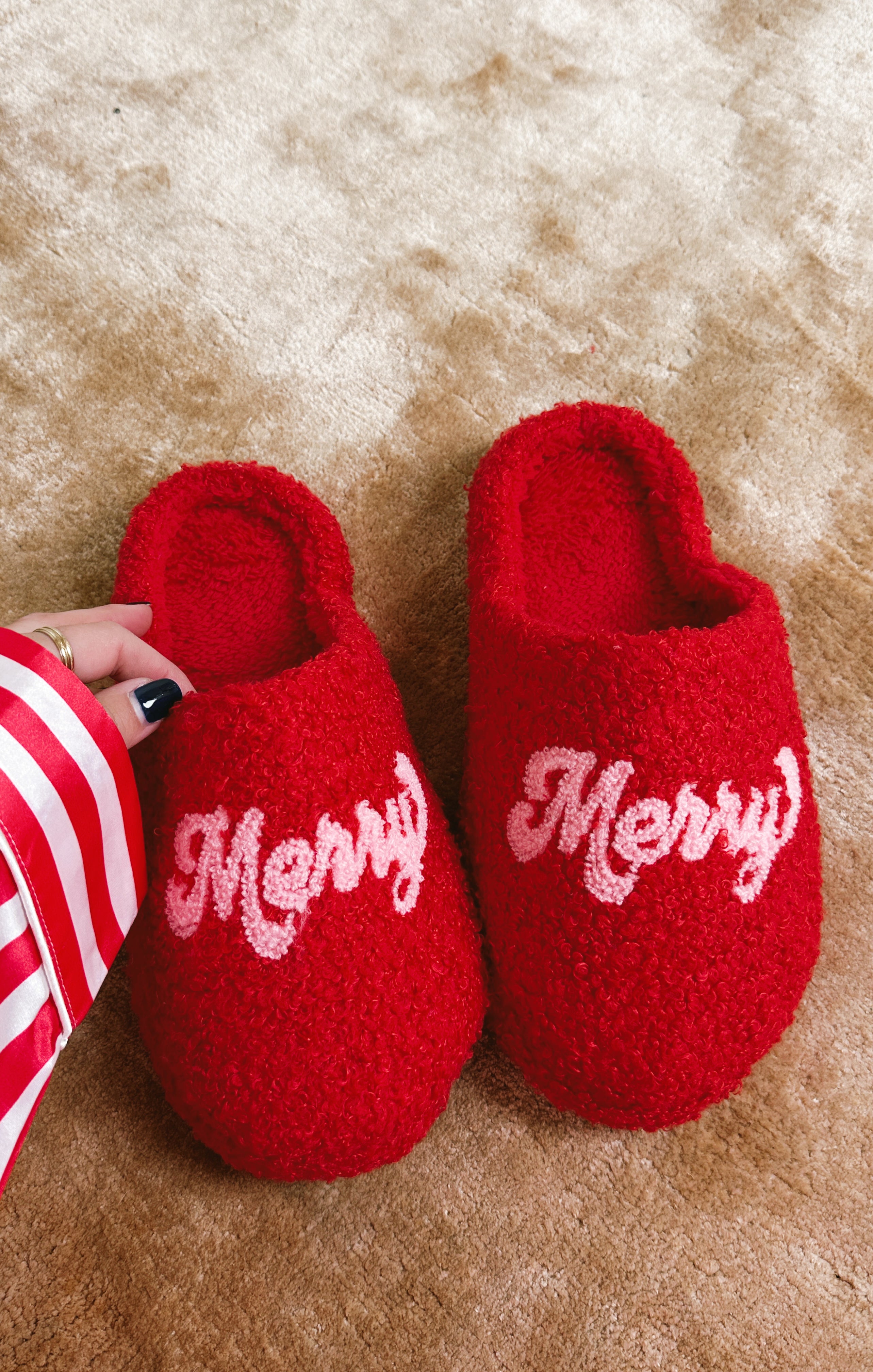 Red Merry Slippers - Cozy Sherpa-Lined Holiday House Shoes