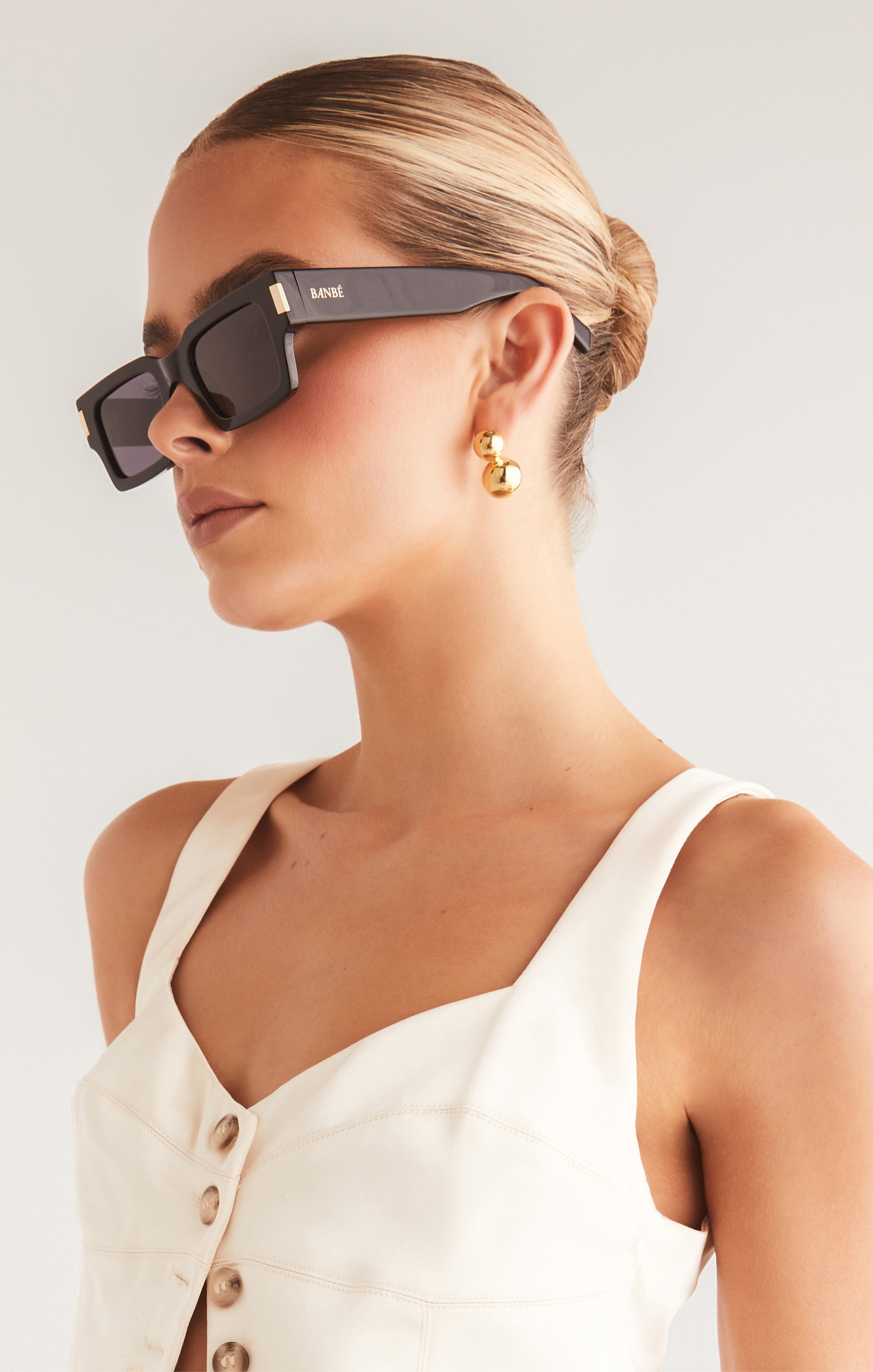 Banbè Sara Black Chunky Square Sunglasses