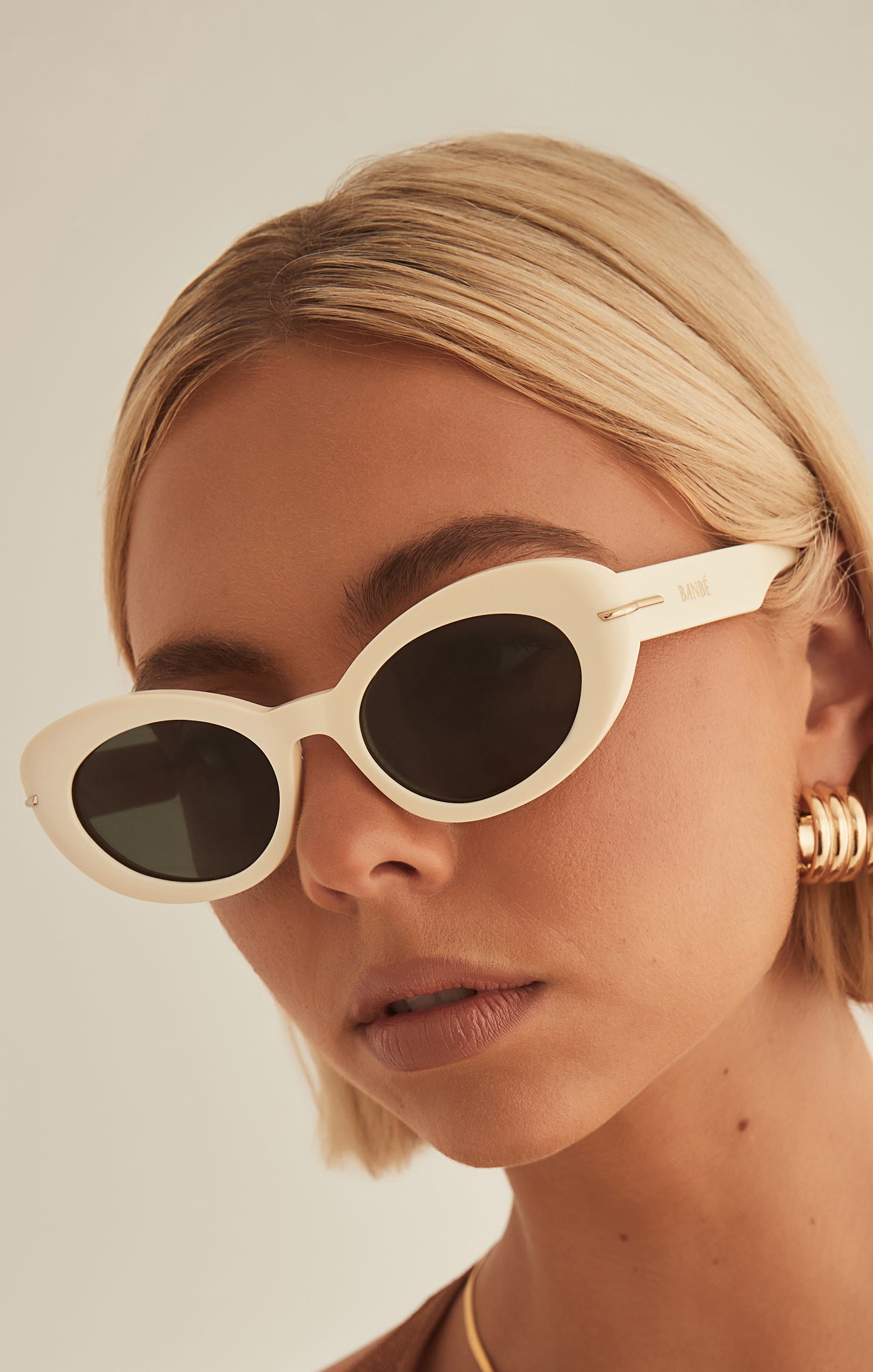 Banbé The Rocha Retro Oval Sunglasses in Cream Ink