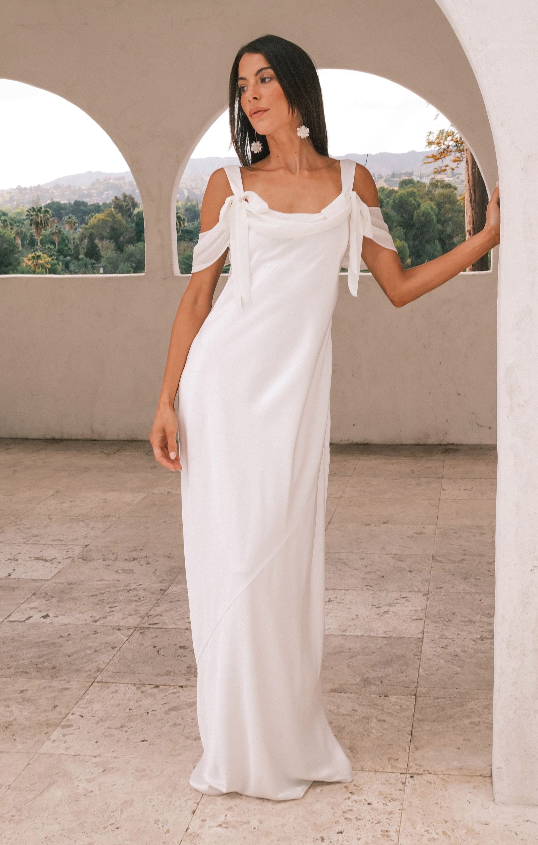 Bella Luxe Satin Maxi Dress with Adjustable Straps - Ivory