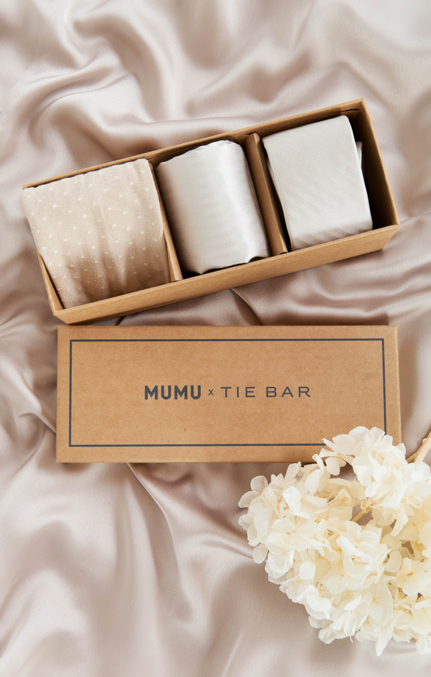Groomsmen Gift Box Set - Mumu Weddings x Tie Bar Matching Accessories