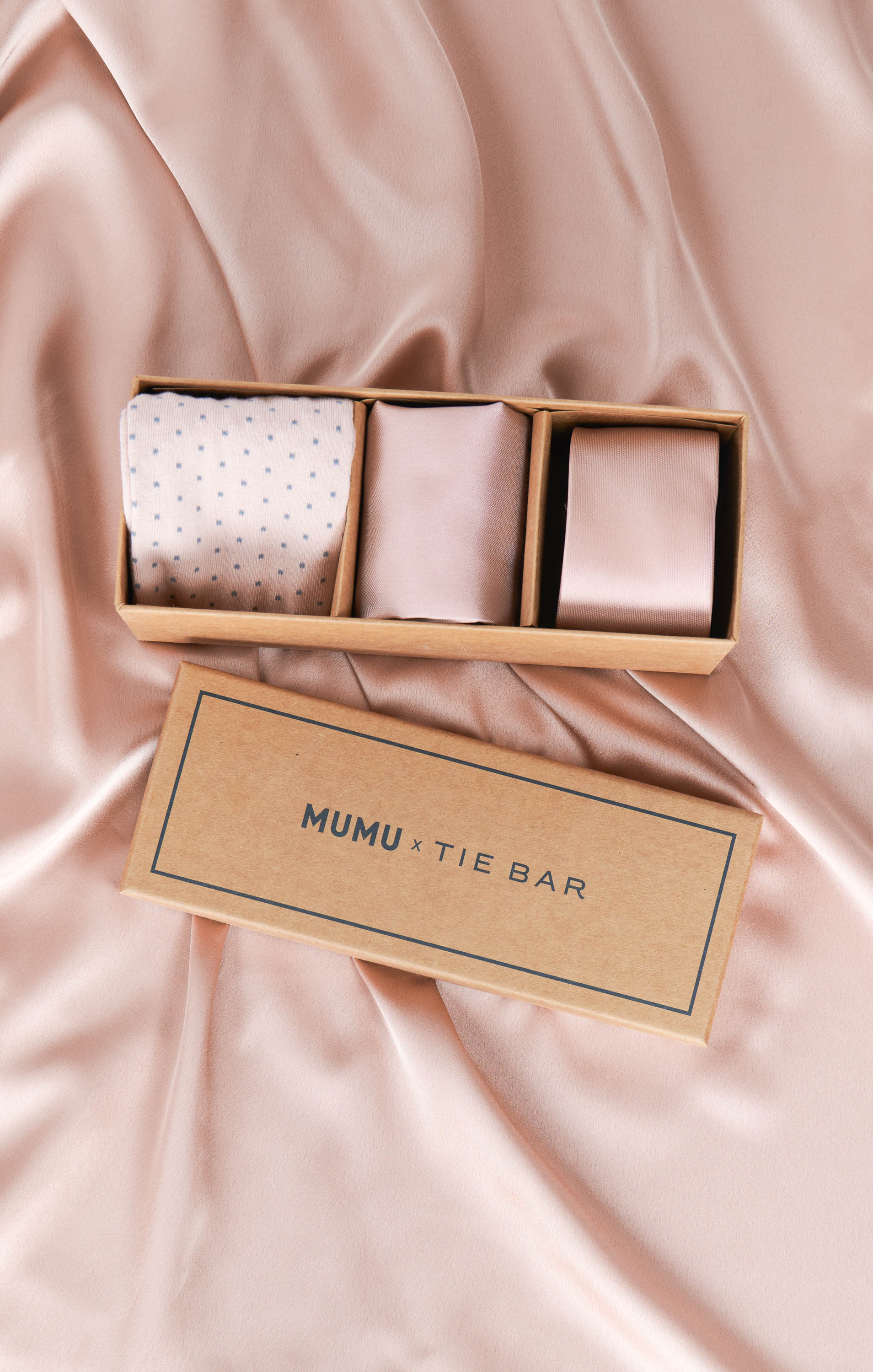 Groomsmen Gift Box Set with Tie, Pocket Square & Socks - Mumu Weddings