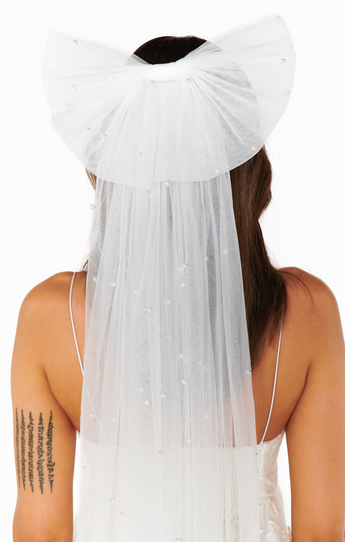 White Pearl Bow Bridal Veil – Elegant Wedding Accessory