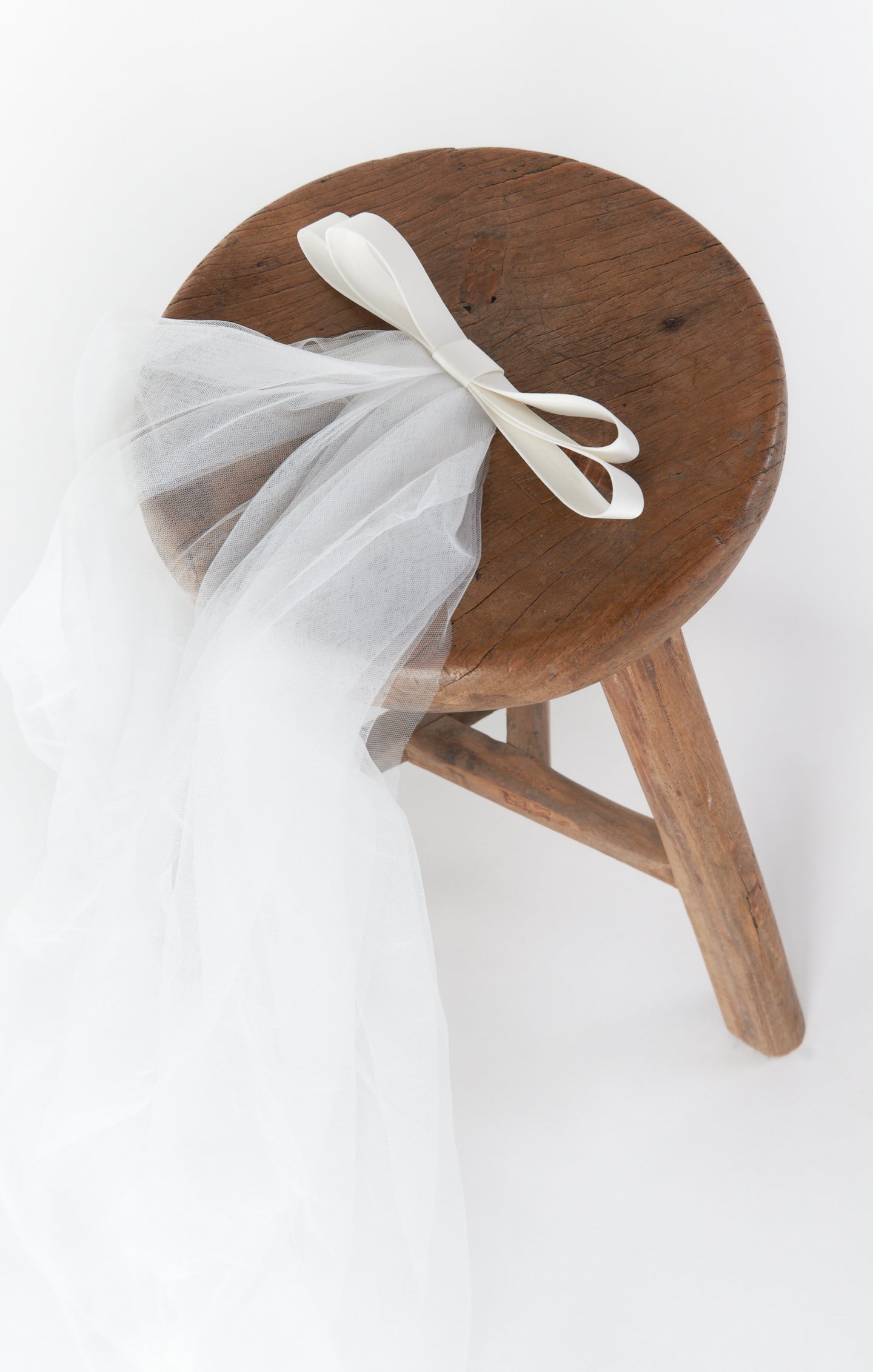 White Satin Bow Wedding Veil - Ari Bridal Accessory