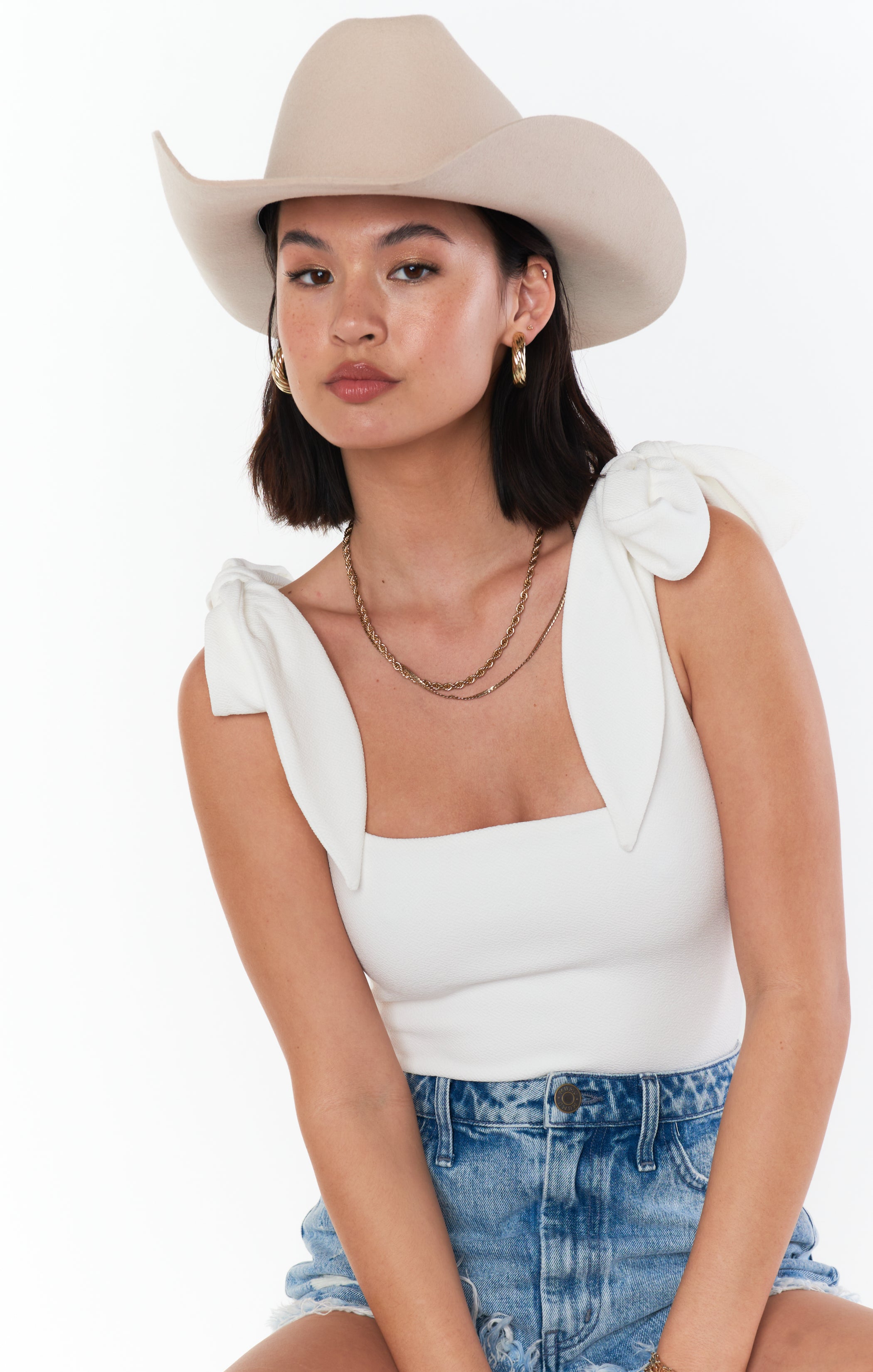 Beige Walken Cowboy Hat - Stylish Western Accessory